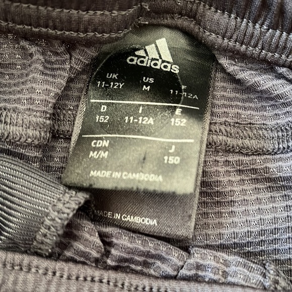 Adidas athletic shorts Youth M (11-12) - Picture 5 of 7